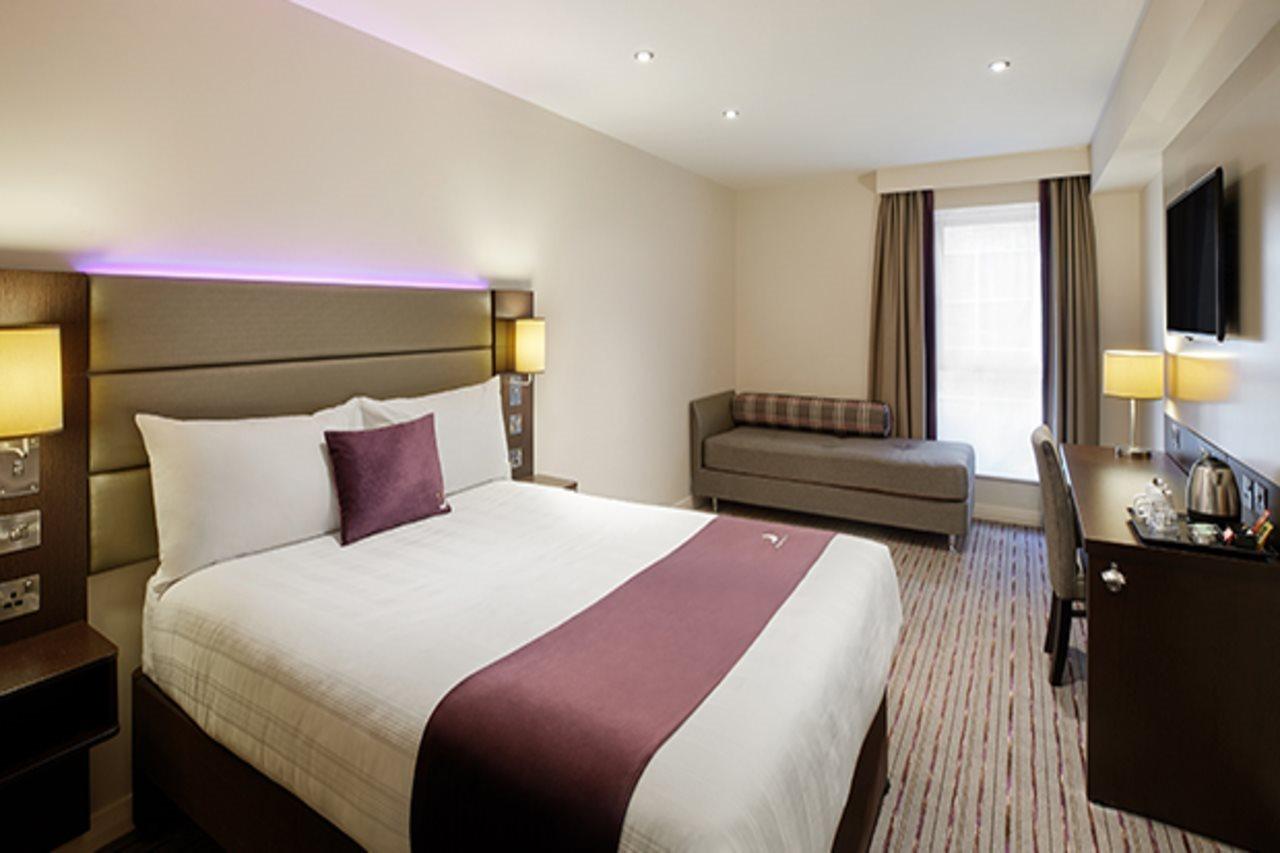 Premier Inn Manchester - Heaton Park Zewnętrze zdjęcie