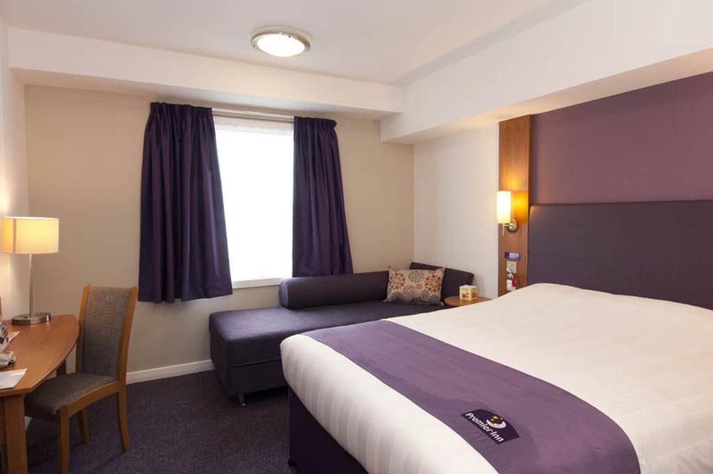 Premier Inn Manchester - Heaton Park Zewnętrze zdjęcie