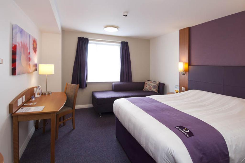 Premier Inn Manchester - Heaton Park Zewnętrze zdjęcie