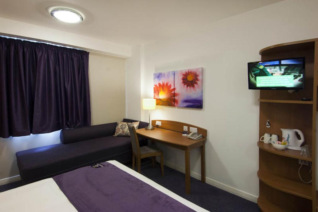 Premier Inn Manchester - Heaton Park Zewnętrze zdjęcie