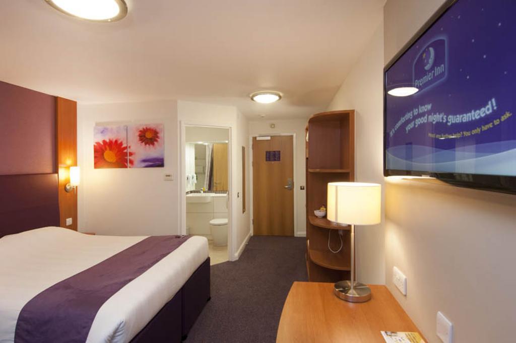 Premier Inn Manchester - Heaton Park Zewnętrze zdjęcie