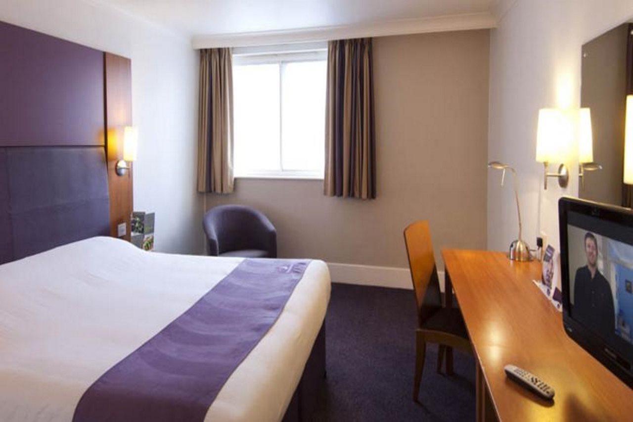 Premier Inn Manchester - Heaton Park Zewnętrze zdjęcie